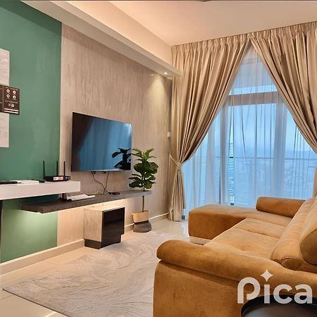 Legasi Kampung Baru Guesthouse Куала Лумпур Екстериор снимка