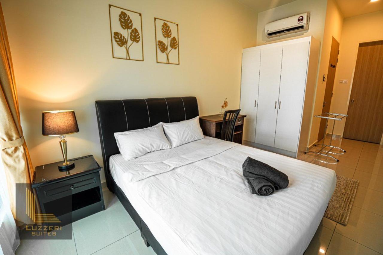Legasi Kampung Baru Guesthouse Куала Лумпур Екстериор снимка